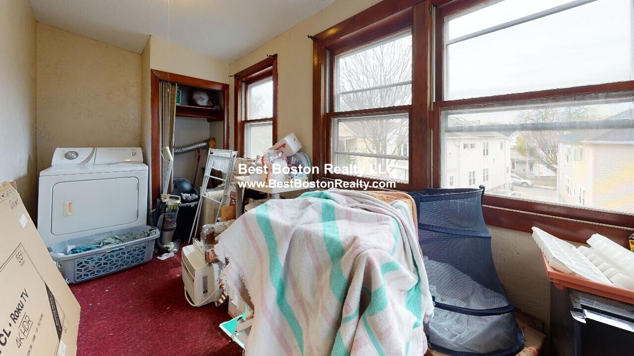 Building Photo - 38 Sterling St