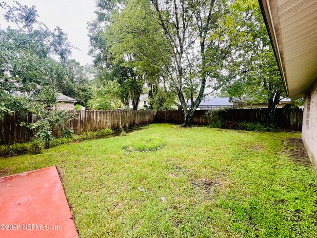 Building Photo - 1800 Castille Dr