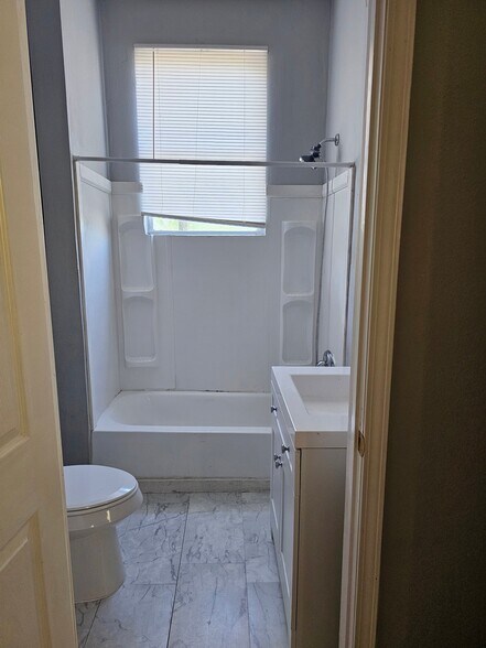 Building Photo - 2615 S Johnson St