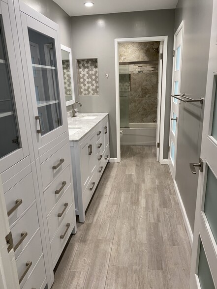 Updated bathroom with rainfall shower - 911 N Kings Rd