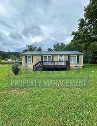 Building Photo - Charming 3-Bedroom with Large Yard
