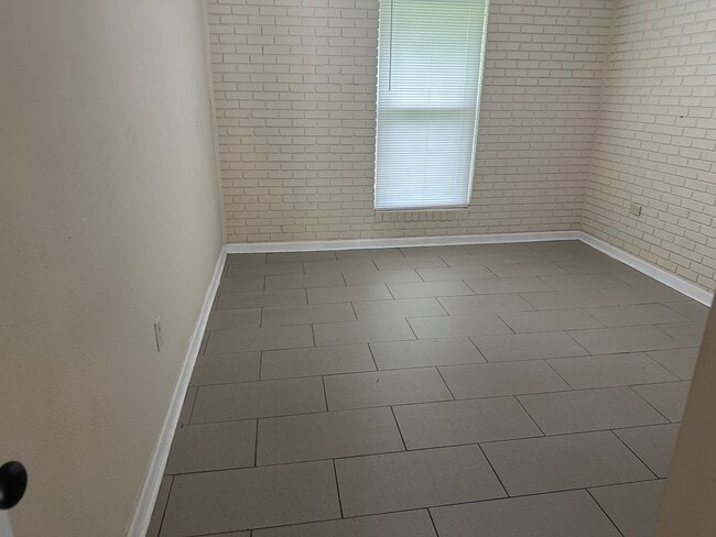 Building Photo - 636 N 39th St