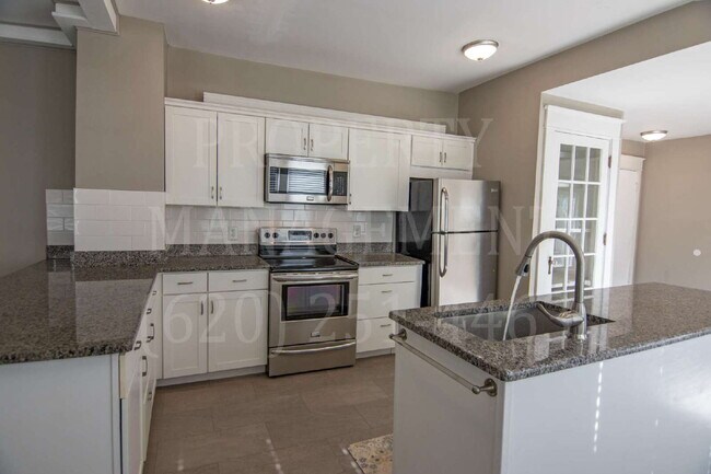 Building Photo - 4-Bedroom 2-Bathroom + Bonus Room