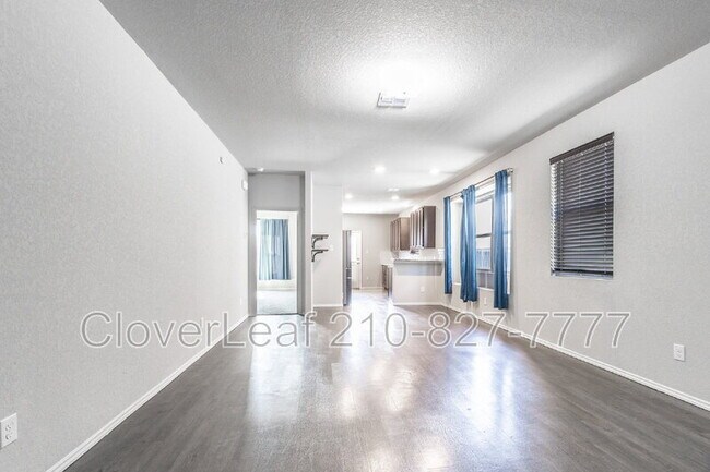 Building Photo - 2450 Dry Moss Way