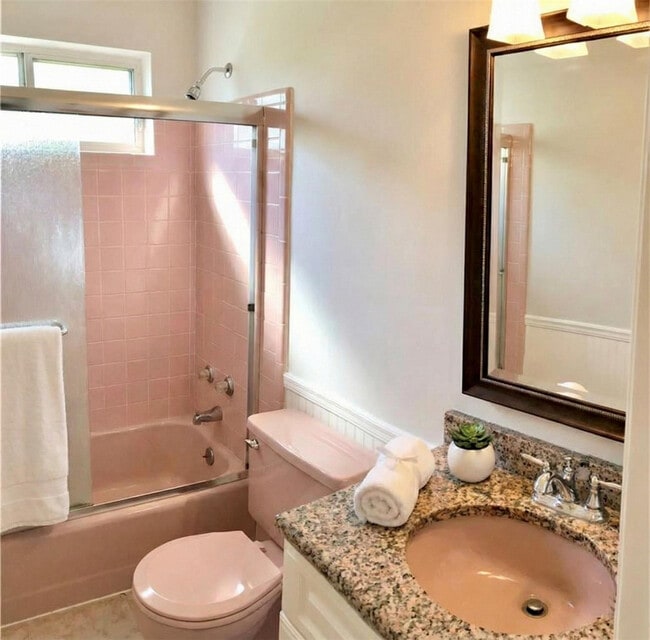 Building Photo - 9271 W Bay Harbor Dr