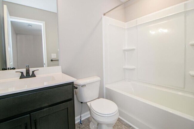 Building Photo - 1115 Hillwood Dr