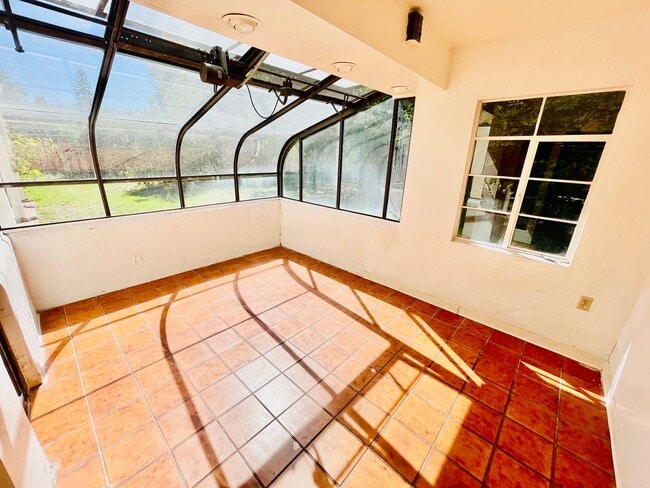 Building Photo - 24 Coronado Ave