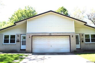 Building Photo - 111 Sunshine Dr