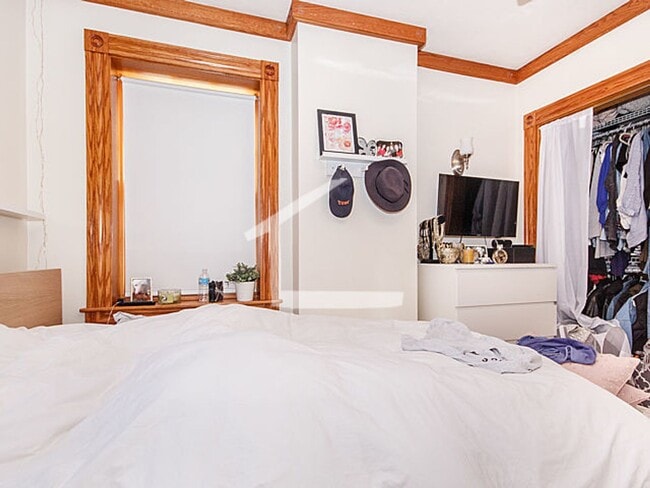 Building Photo - Awesome 2 bed in Beacon Hill.....