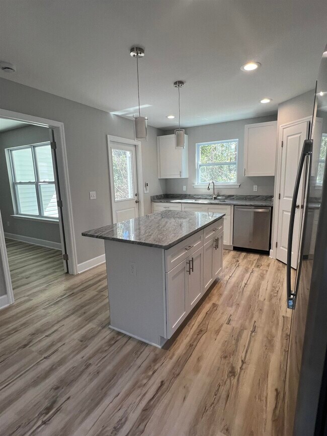 Building Photo - 81 Ted Lott Ln