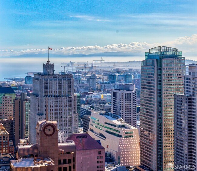 Building Photo - 333 Bush St