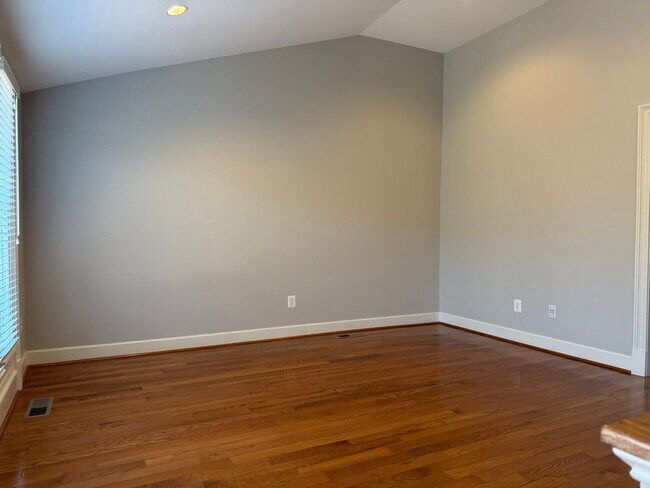 Building Photo - Park Potomac Luxury Townhome