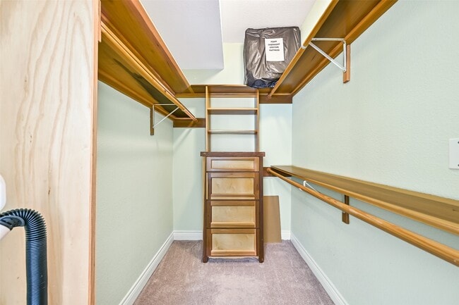 Building Photo - 7000 Seawall Blvd