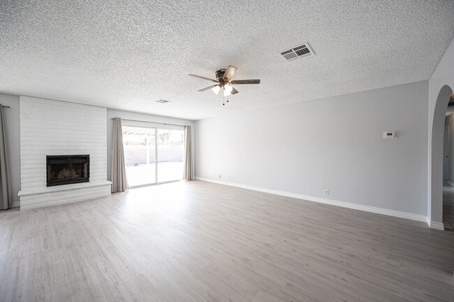 Building Photo - 2247 Heavenly View Dr