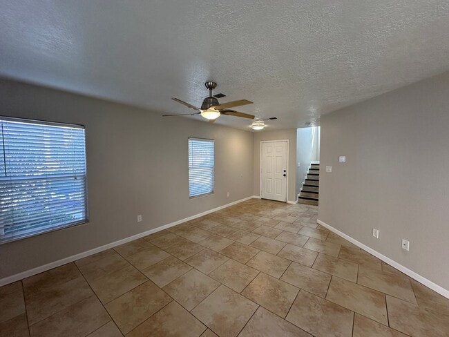 Building Photo - 3 bedroom 2.5 Bath Home in gated NE heights