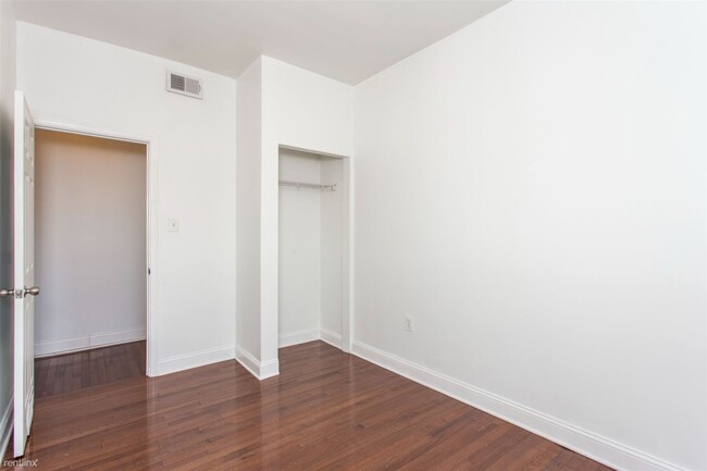 Building Photo - 3 br, 1 bath Triplex - 1539 CECIL B MOORE ...