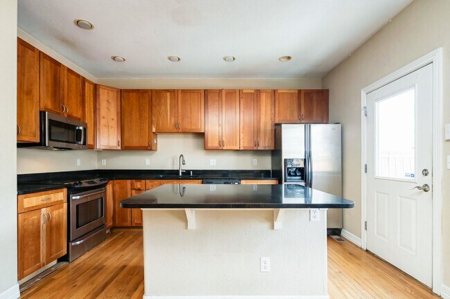Building Photo - Exceptional 5-Bedroom Home Steps from the University of Denver