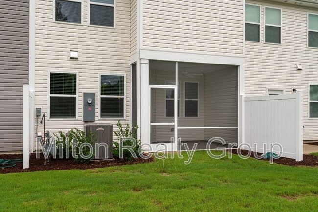 Building Photo - 71 Village Edge Dr