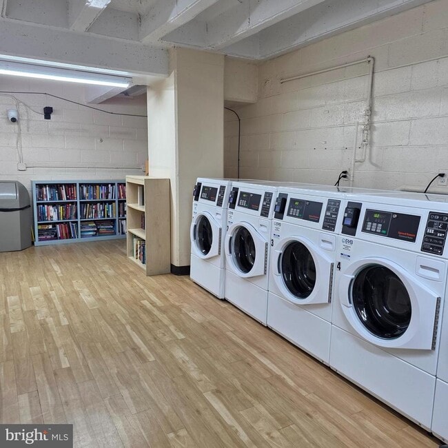 Building Photo - 1435 4th St SW