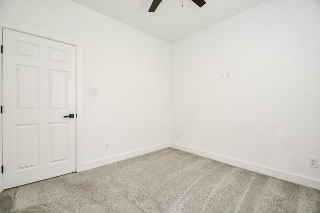 Building Photo - 9734 Pelsey St