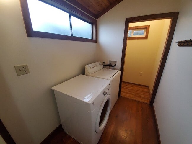 Building Photo - Pet-friendly Trinidad cottage near the beach & shopping!