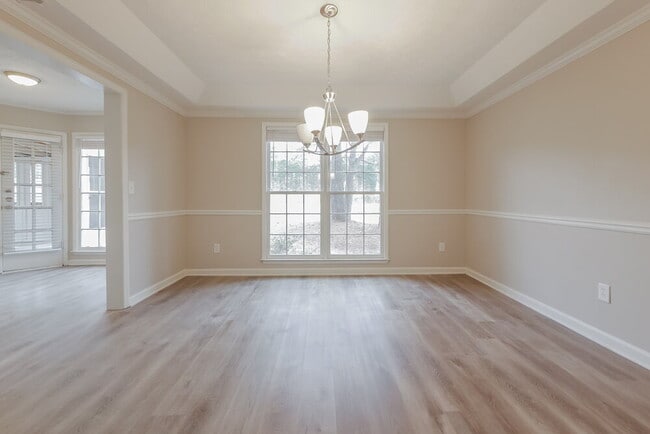 Building Photo - 9908 Point View Dr