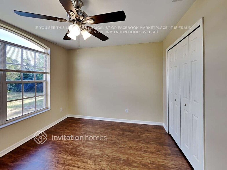 Building Photo - 1622 NE 8th Pl