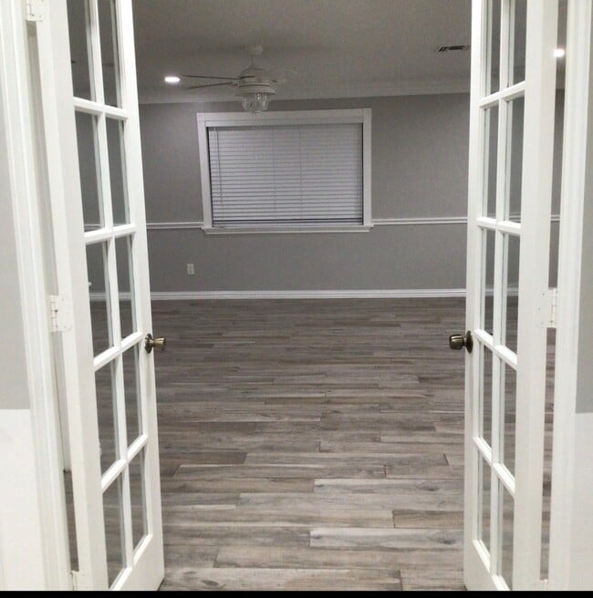 Building Photo - 15447 Avenue C