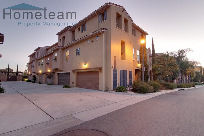 Building Photo - 2BR/2.5BA 1458 SQFT Eastlake/Chula Vista T...