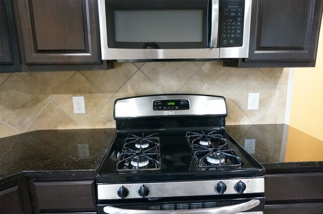 Building Photo - 6015 Mystic Berry Dr