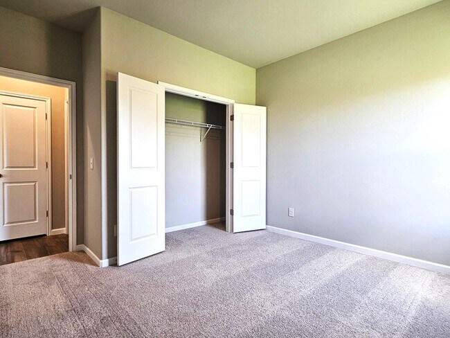 Building Photo - 1616 Amaranth Ln