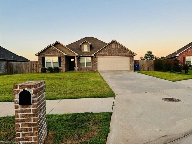 Building Photo - 9025 Wildwood Way