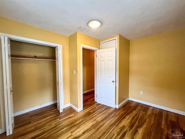 Building Photo - 608 N 70th Ave