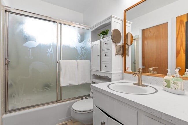 Building Photo - 530 Rockaway Beach Ave