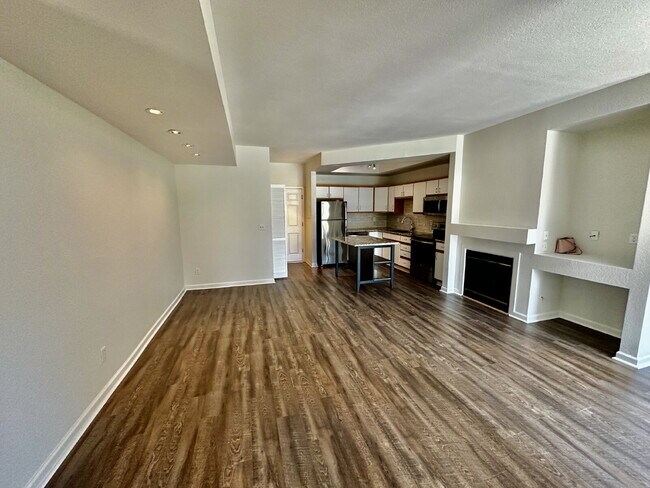 Building Photo - "Spacious 2-Bed, 2-Bath Condo with Pool Ac...