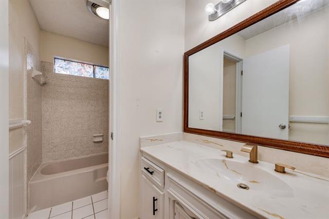 Building Photo - 2119 Wilson Dr