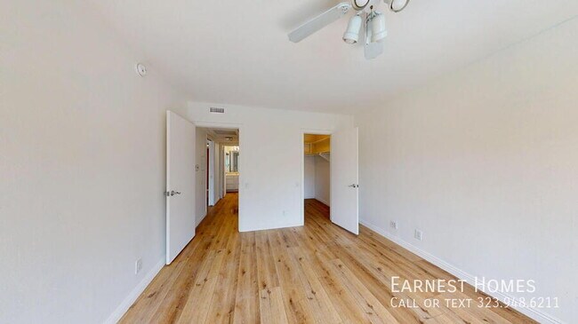 Building Photo - 4915 Tyrone Ave