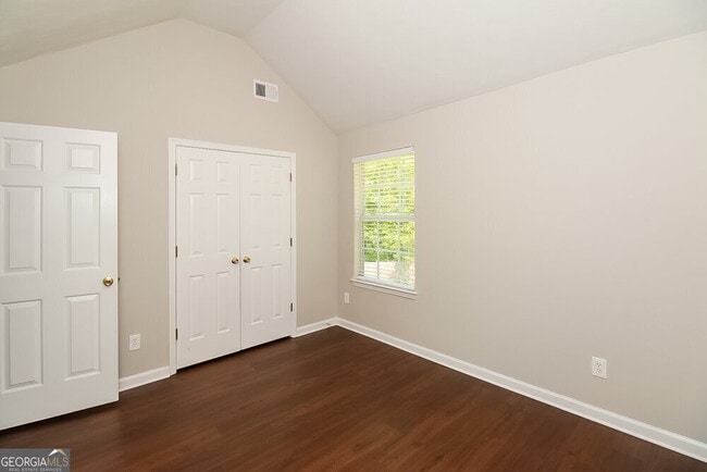 Building Photo - 3234 Diamond Blf