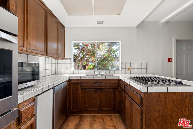 Building Photo - 1114 S Ramona St