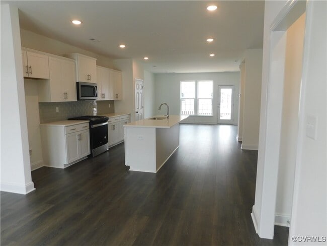 Building Photo - 7004 Leire Ln
