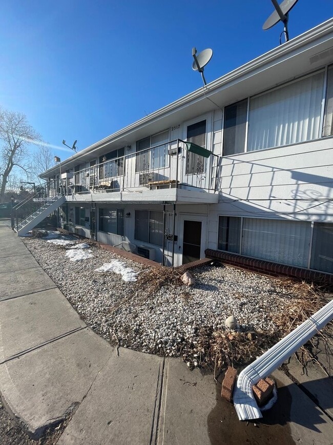 Building Photo - 2523 N Garfield Ave