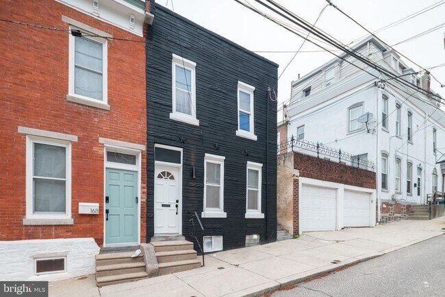 Building Photo - 170 Markle St