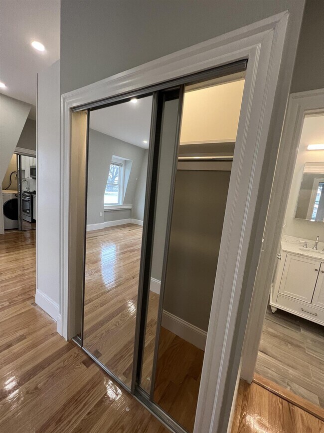 Building Photo - 67 Pearl St