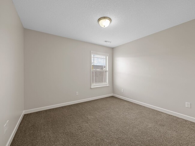 Building Photo - 3BR/2BA Inman Gem with Pool Access & Firep...