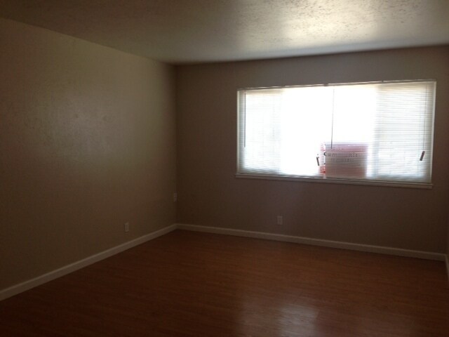 Primary Photo - 01632