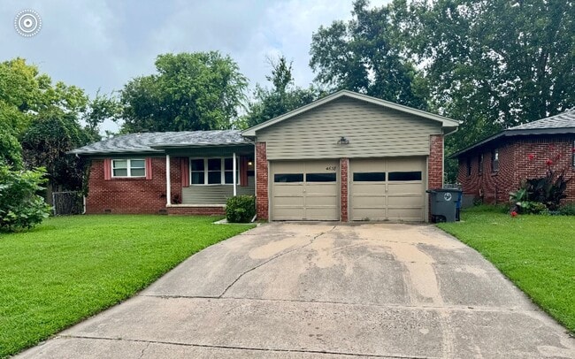 Primary Photo - 3 Bed/2 Bath/2 Car Garage