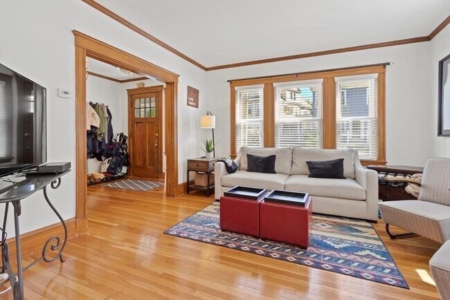 Building Photo - 189 Savin Hill Ave