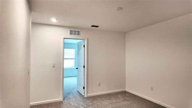 Building Photo - 9875 Walkway Dr