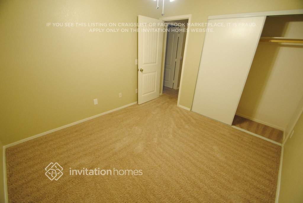 Building Photo - 8913 E Portobello Ave