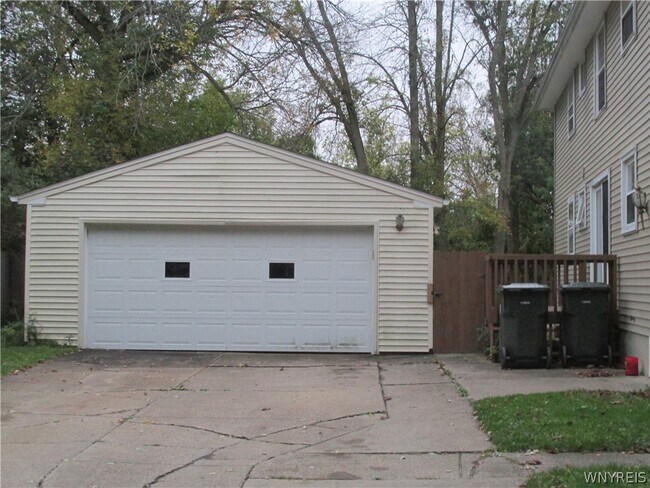 Building Photo - 101 Dale Dr